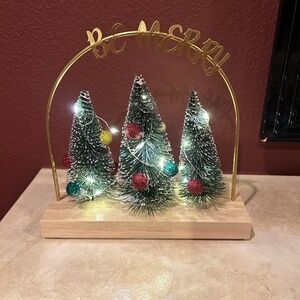 Avon Be Merry Light Up